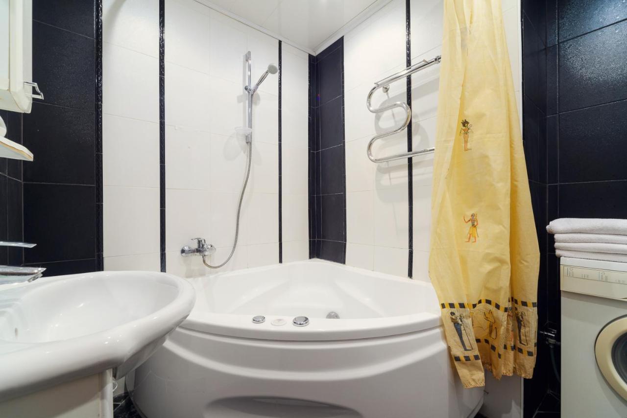 Apartments On Ploscha Yakuba Kolasa 민스크 외부 사진